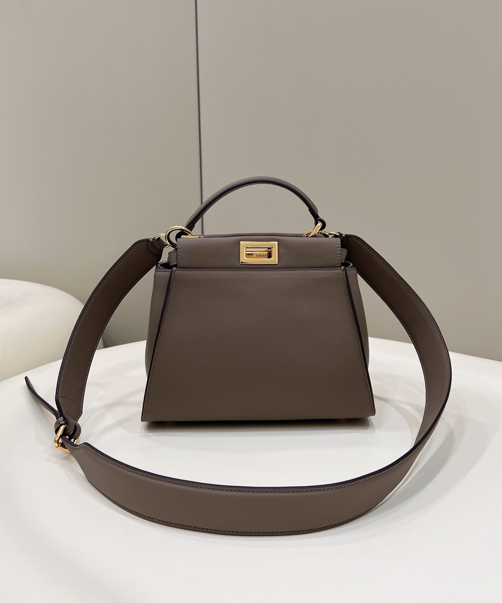 Fendi_PeekabooTote-24×7×