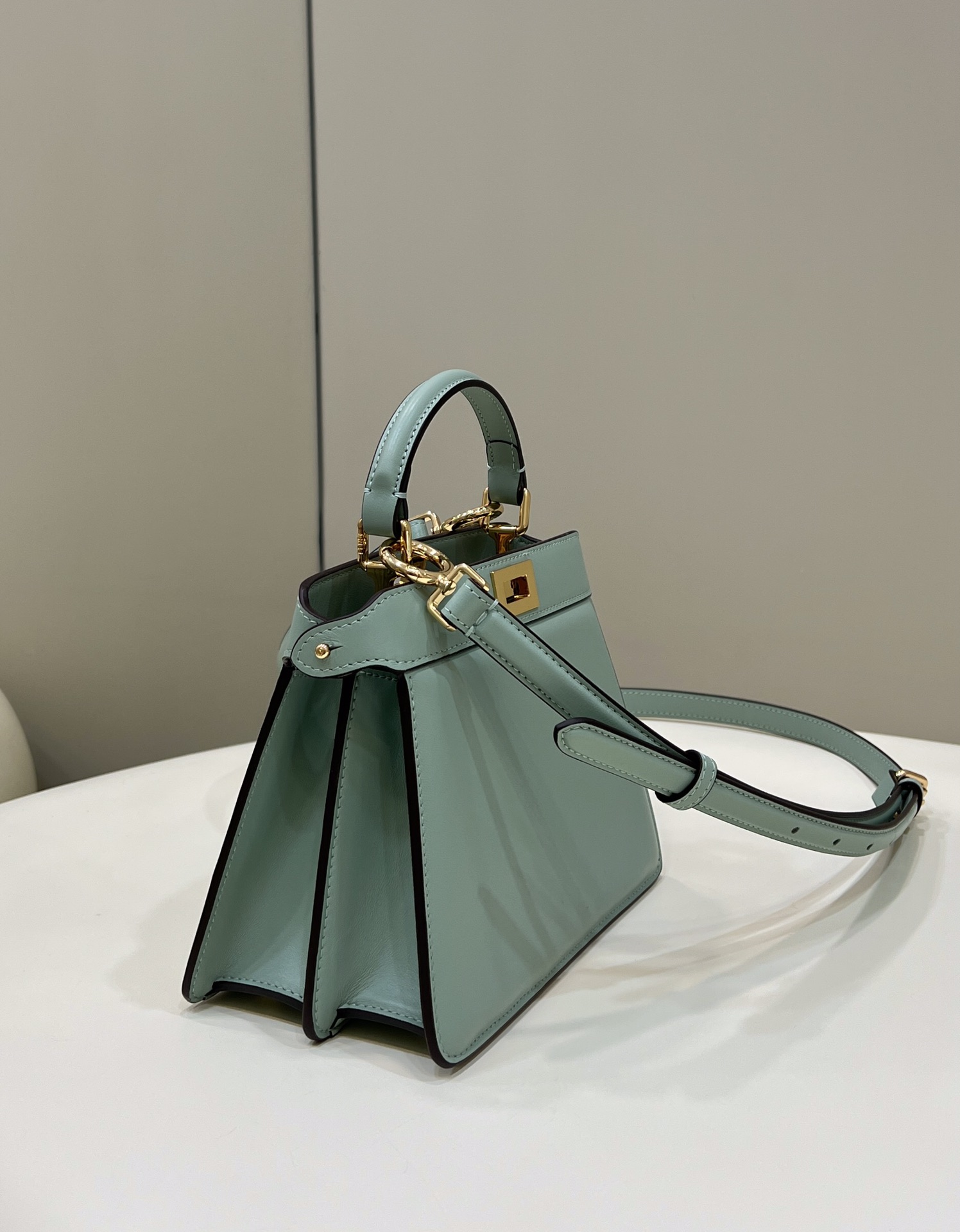 Fendi_Peekaboo-20_11_15C