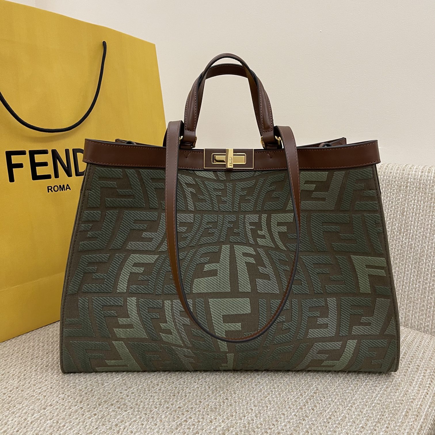 Fendi_PeekabooTote-41_29