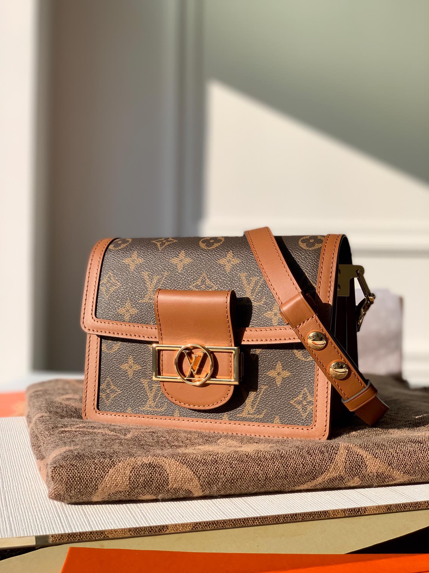 Louis_Vuitton_Mini_Dauph