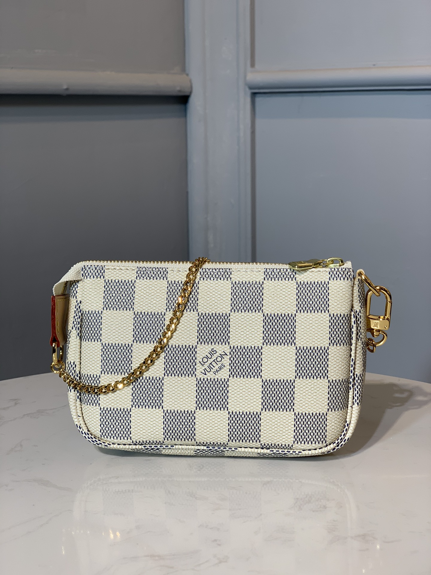 Louis_Vuitton_Pochette_A