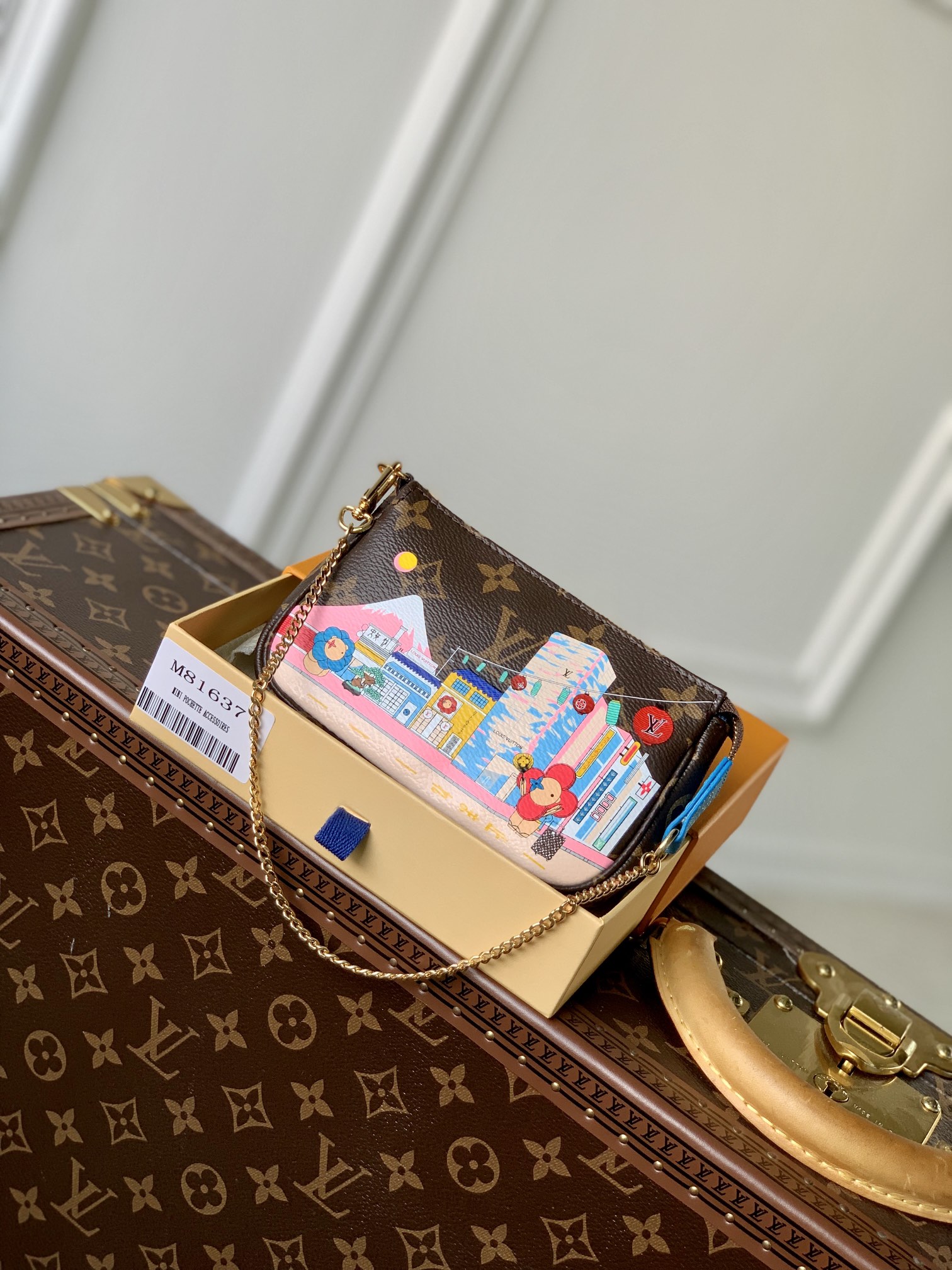 Louis_Vuitton_Mini_Poche