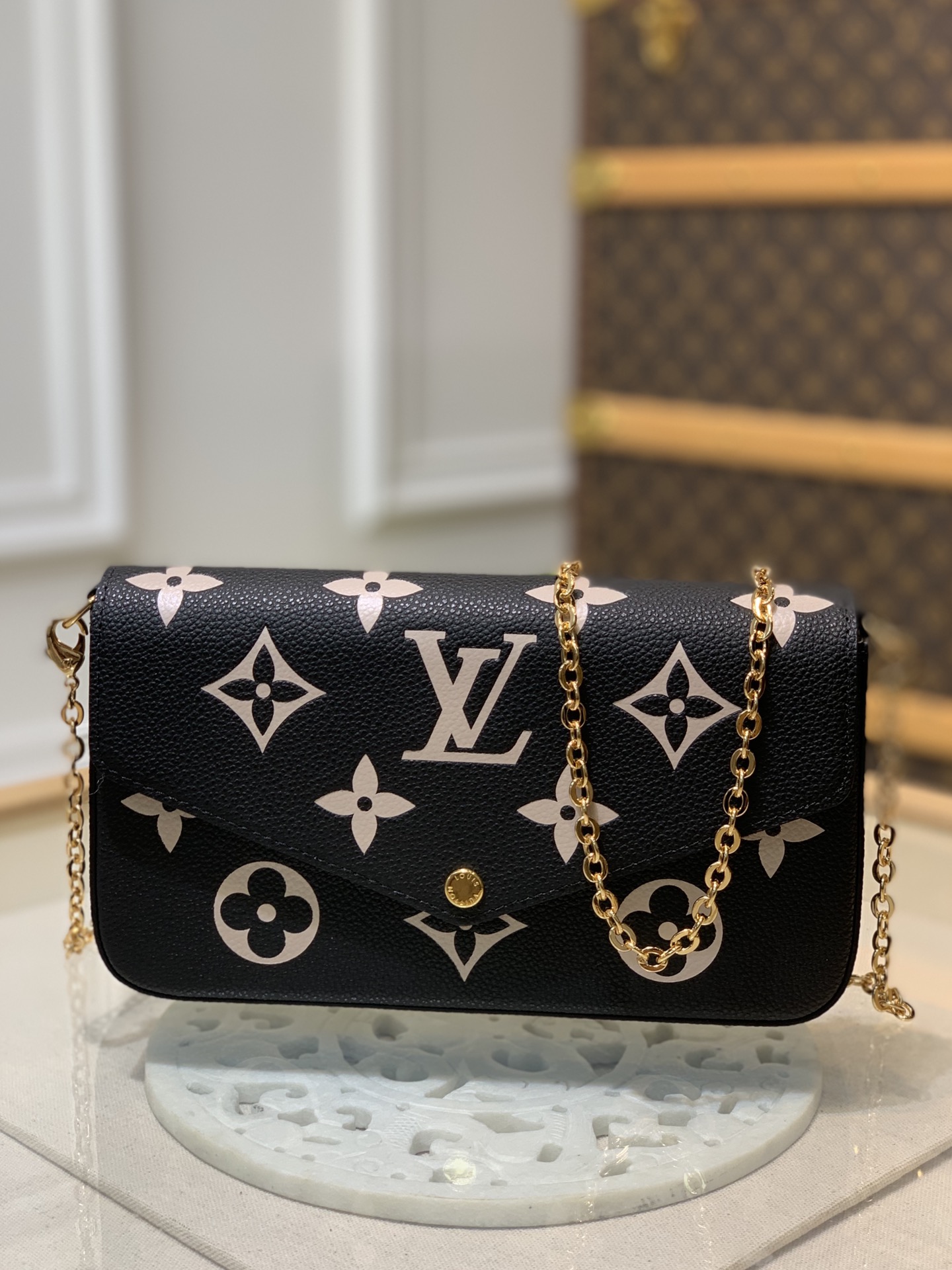 Louis_Vuitton_Pochette_F