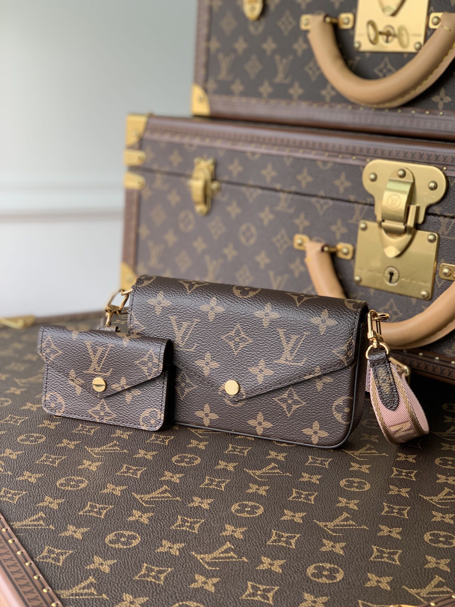 Louis_Vuitton_Multi_Poch
