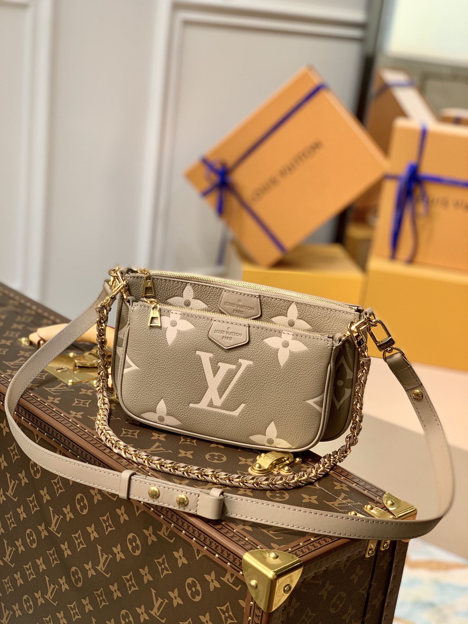 Louis_Vuitton_Multi_Poch