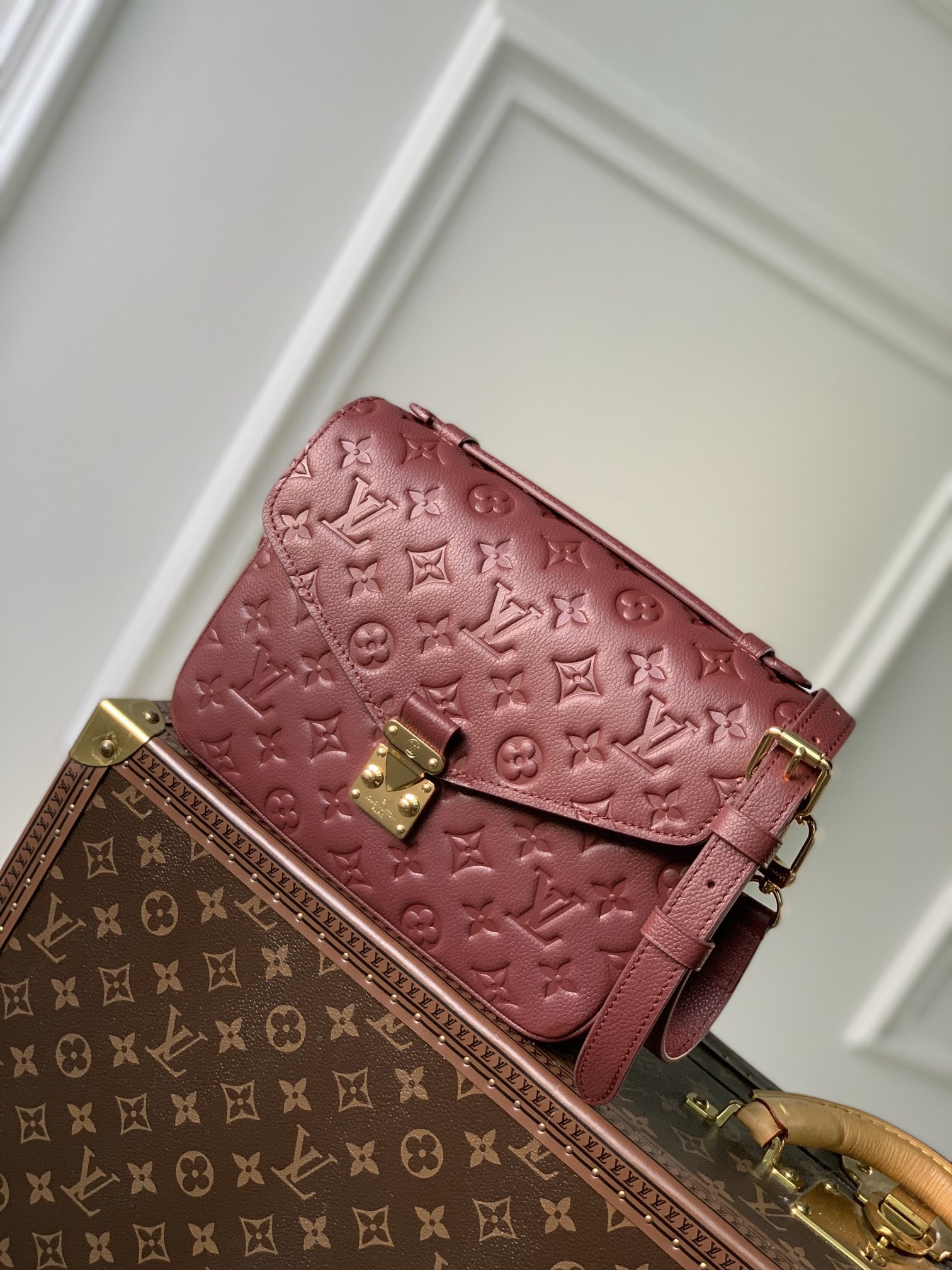 Louis_Vuitton_Pochette_M