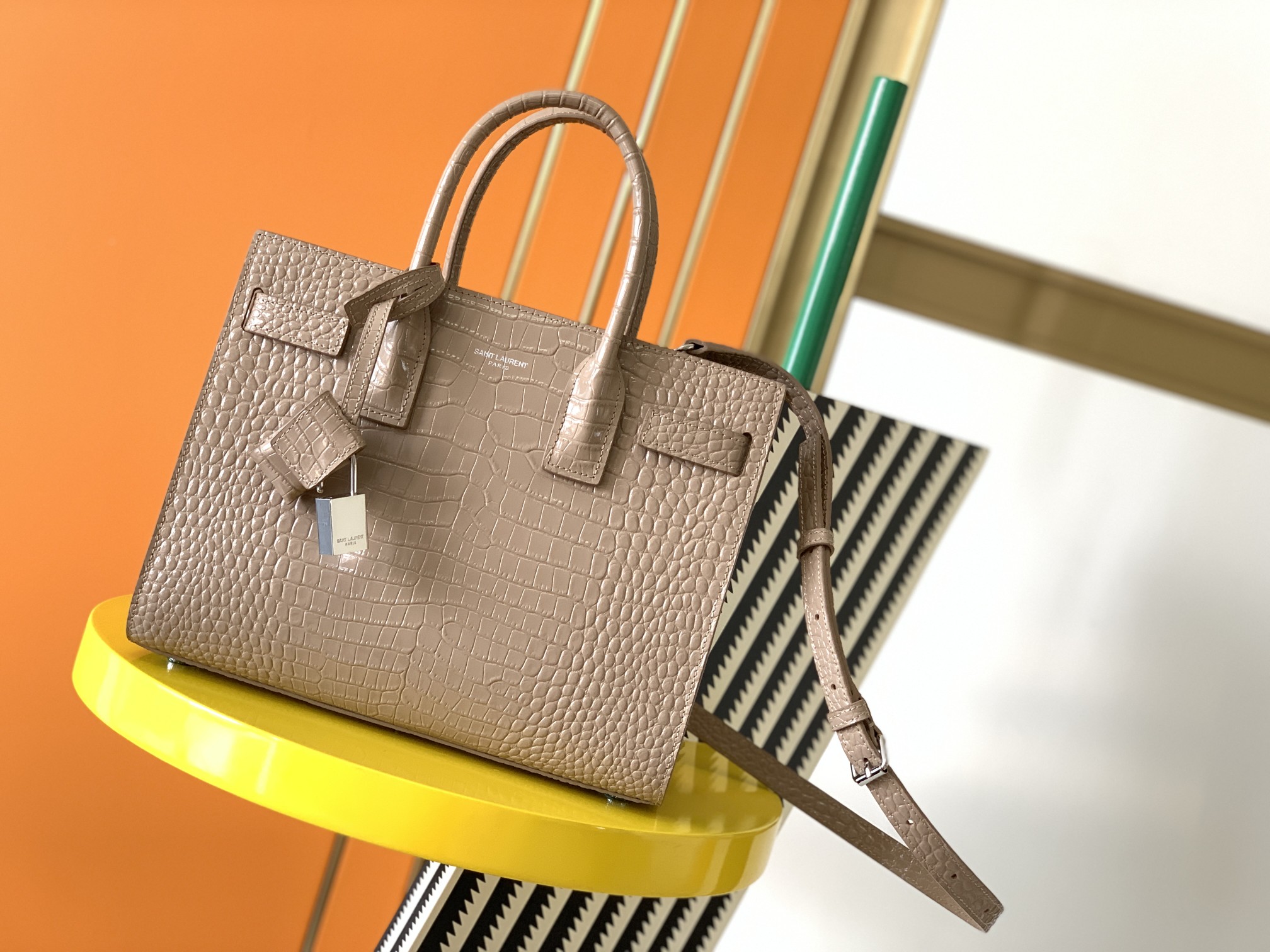 YSL_Sac_De_Jour-26_20.5_