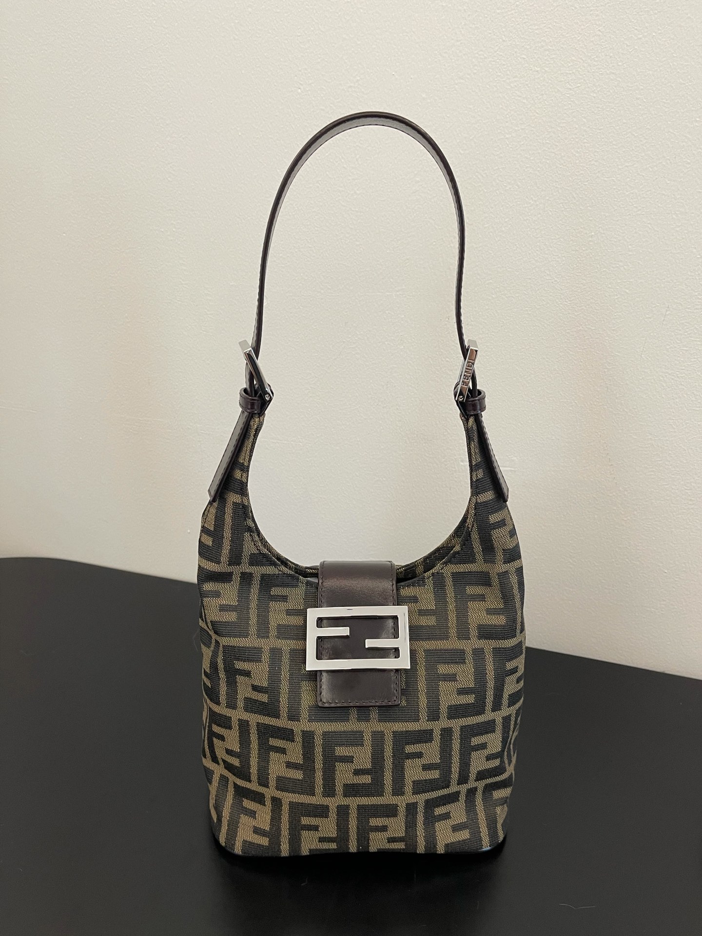 Fendi_Vintage_Handbags-1