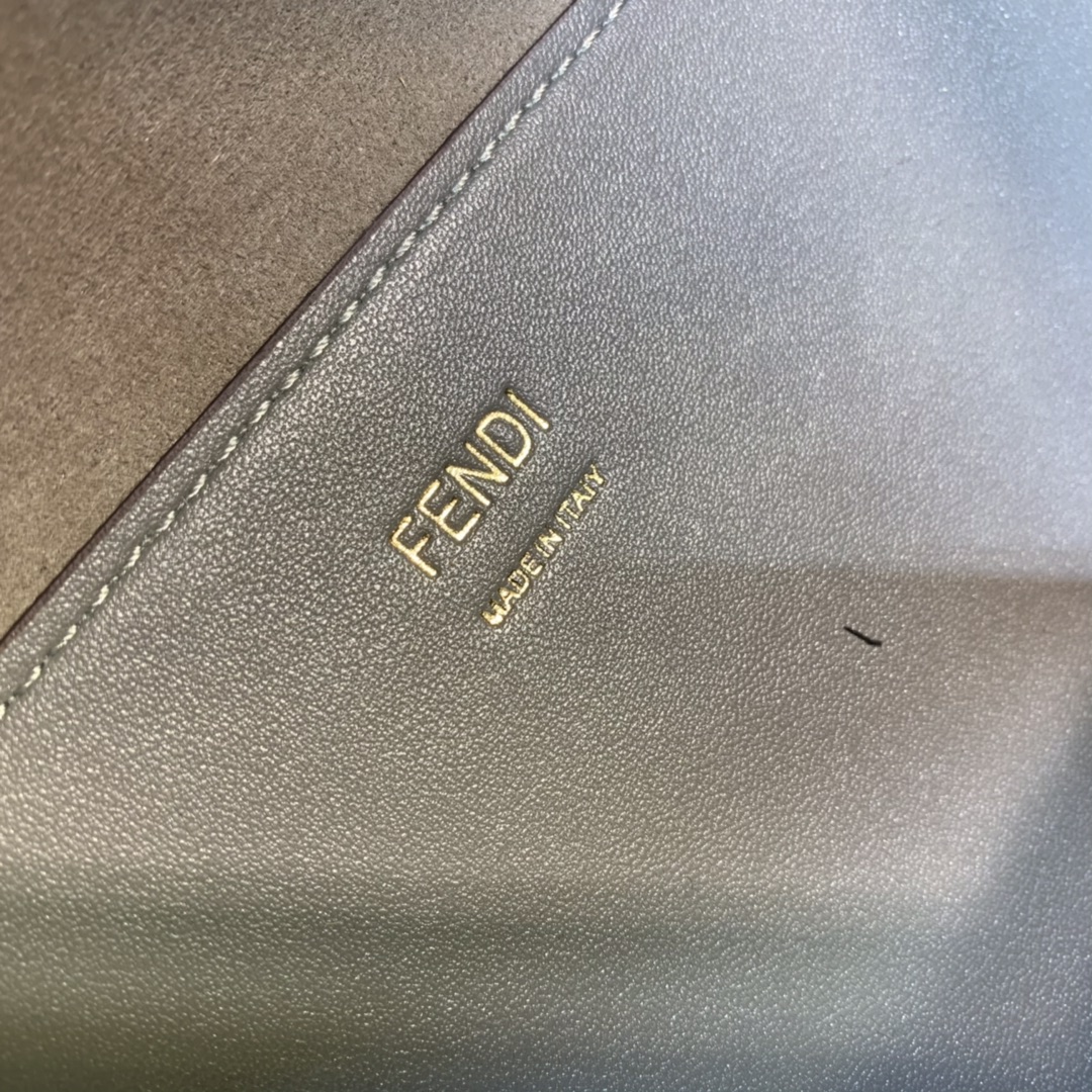 Fendi_Tote-36_17_31CM