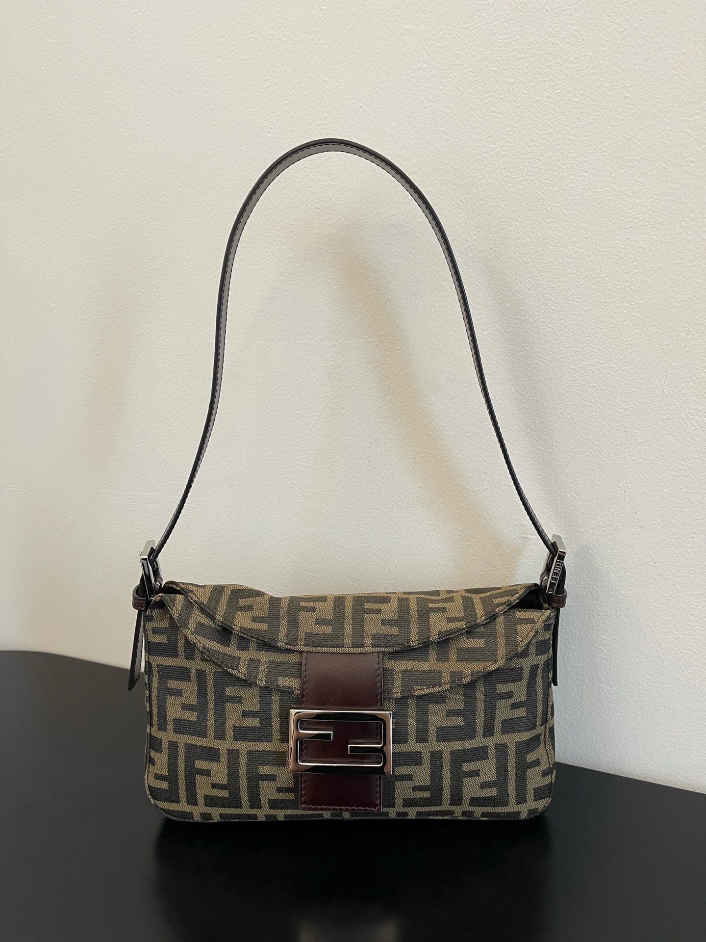 Fendi_Vintage_Handbags-2