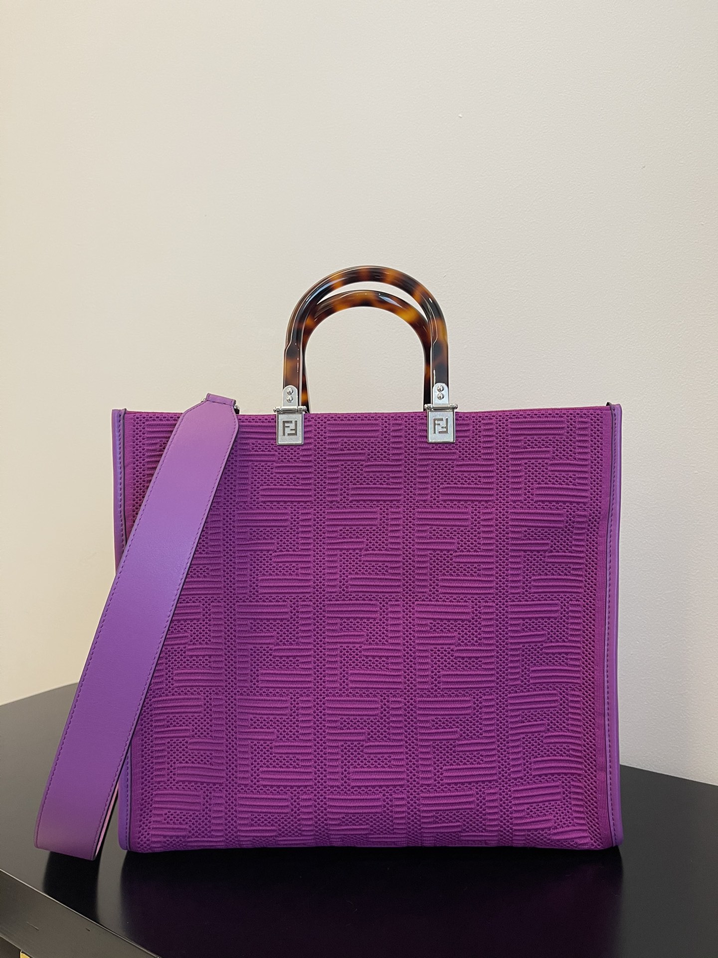 Fendi_Tote-36_17_31CM