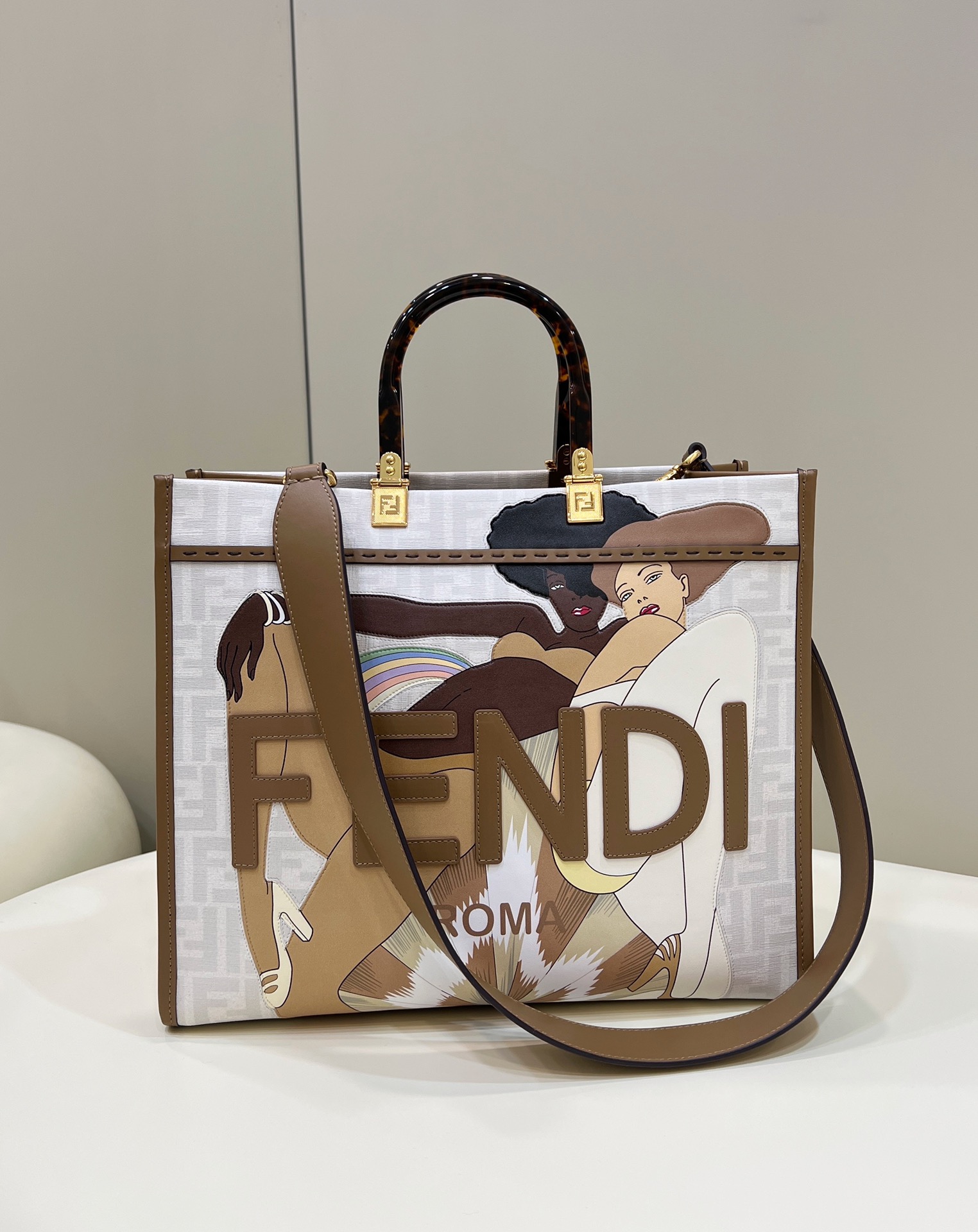 Fendi_Tote-36_17_31CM