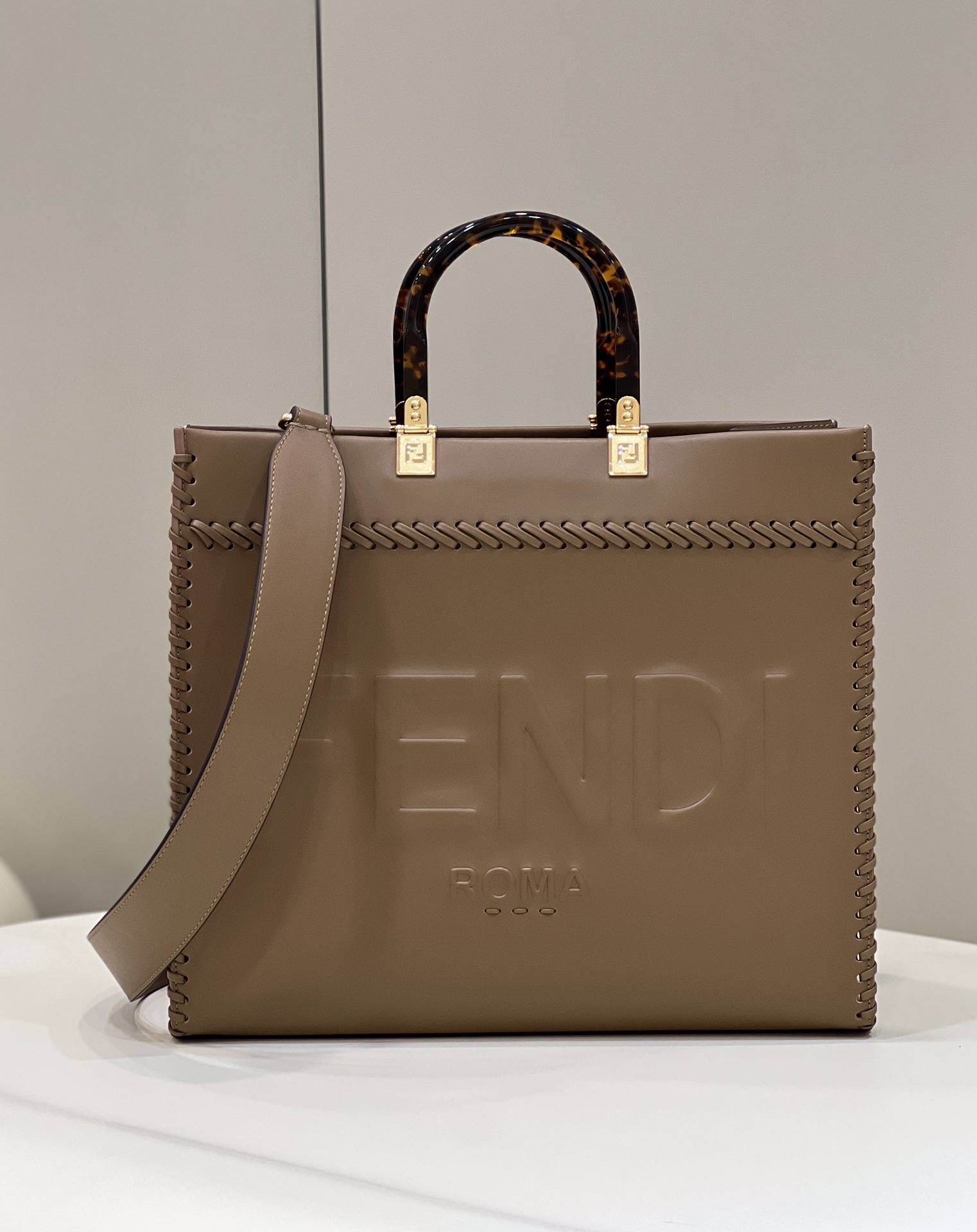 Fendi_Tote-36_17_31CM