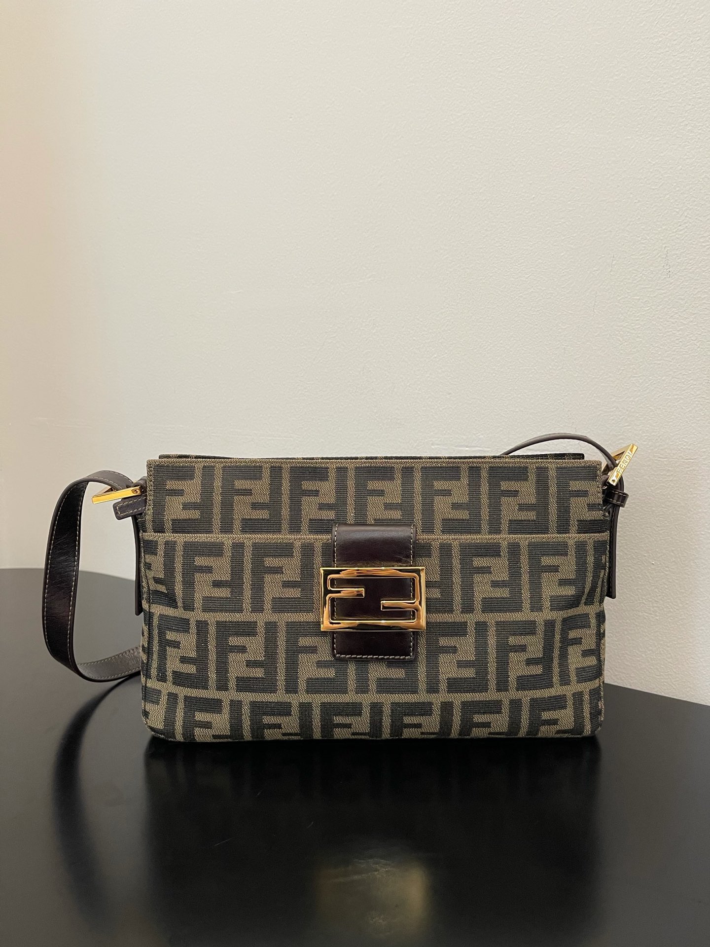 Fendi_Vintage_Handbags-3