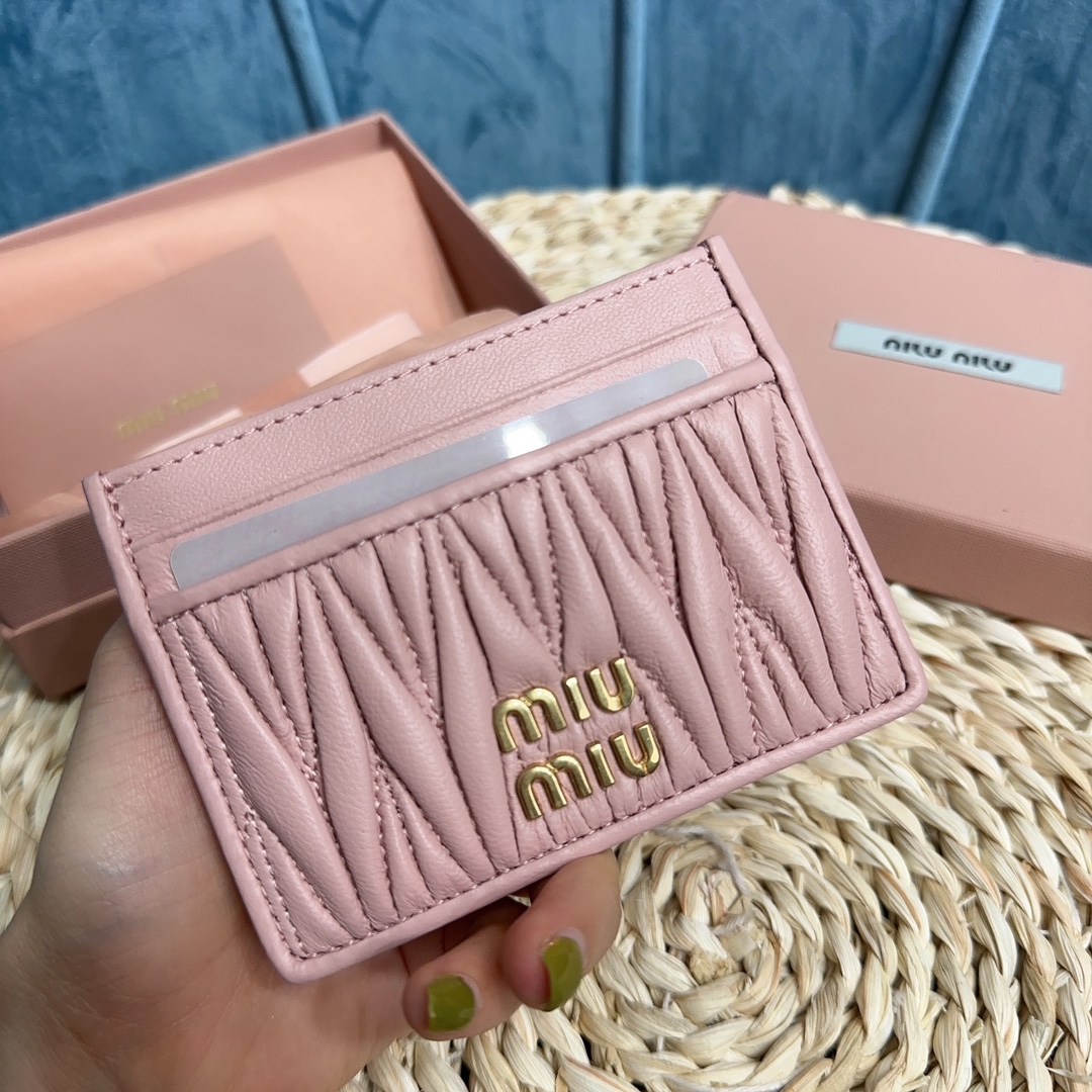 MiuMiu_Pocket_Wallet-8X1