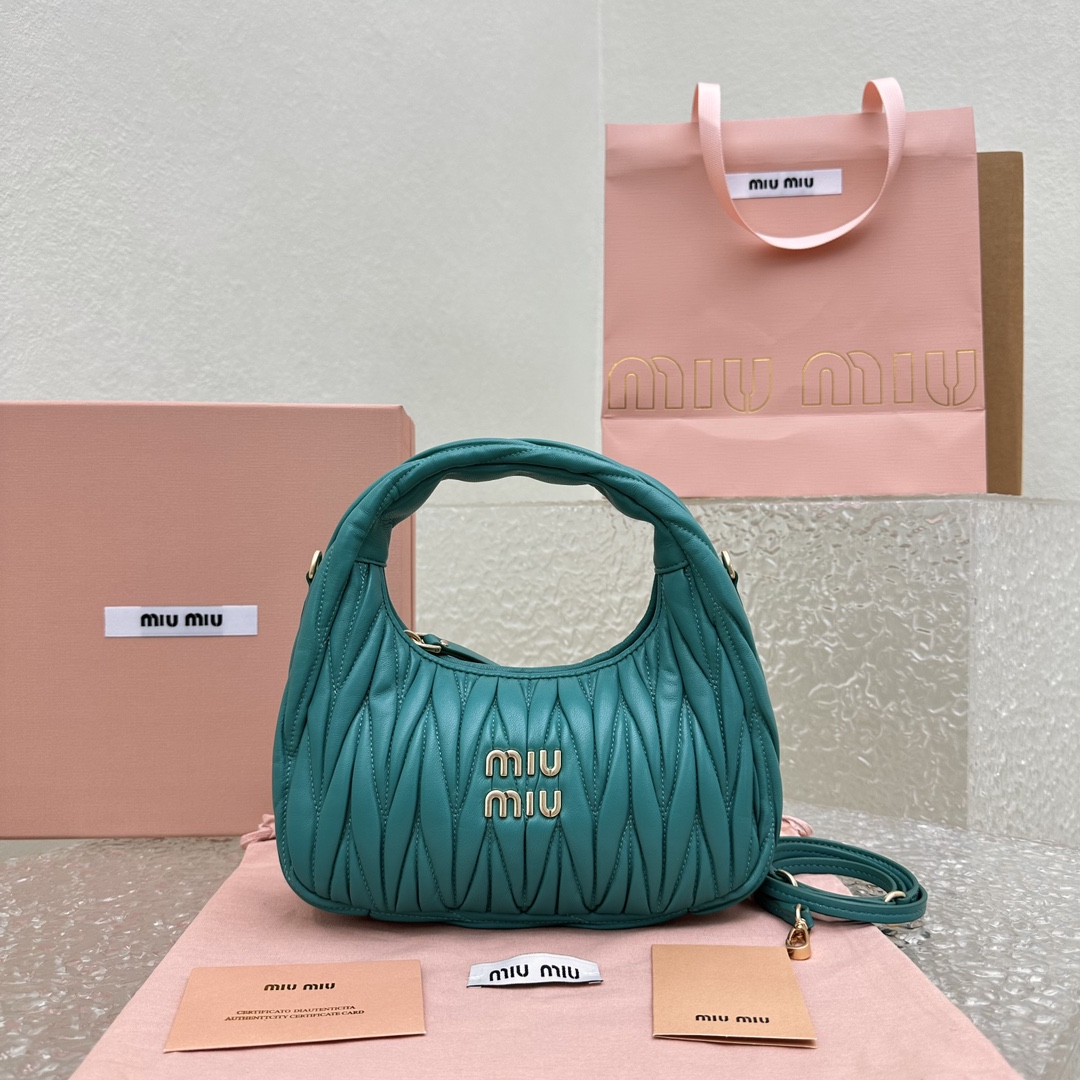 MiuMiu_Wander_Hobo_Bag-2
