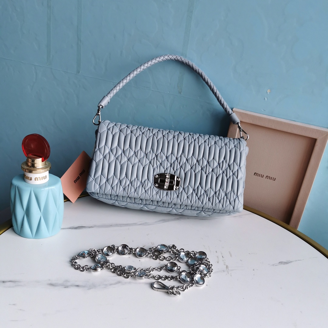 MiuMiu_Chain_Bag-22.5_4.