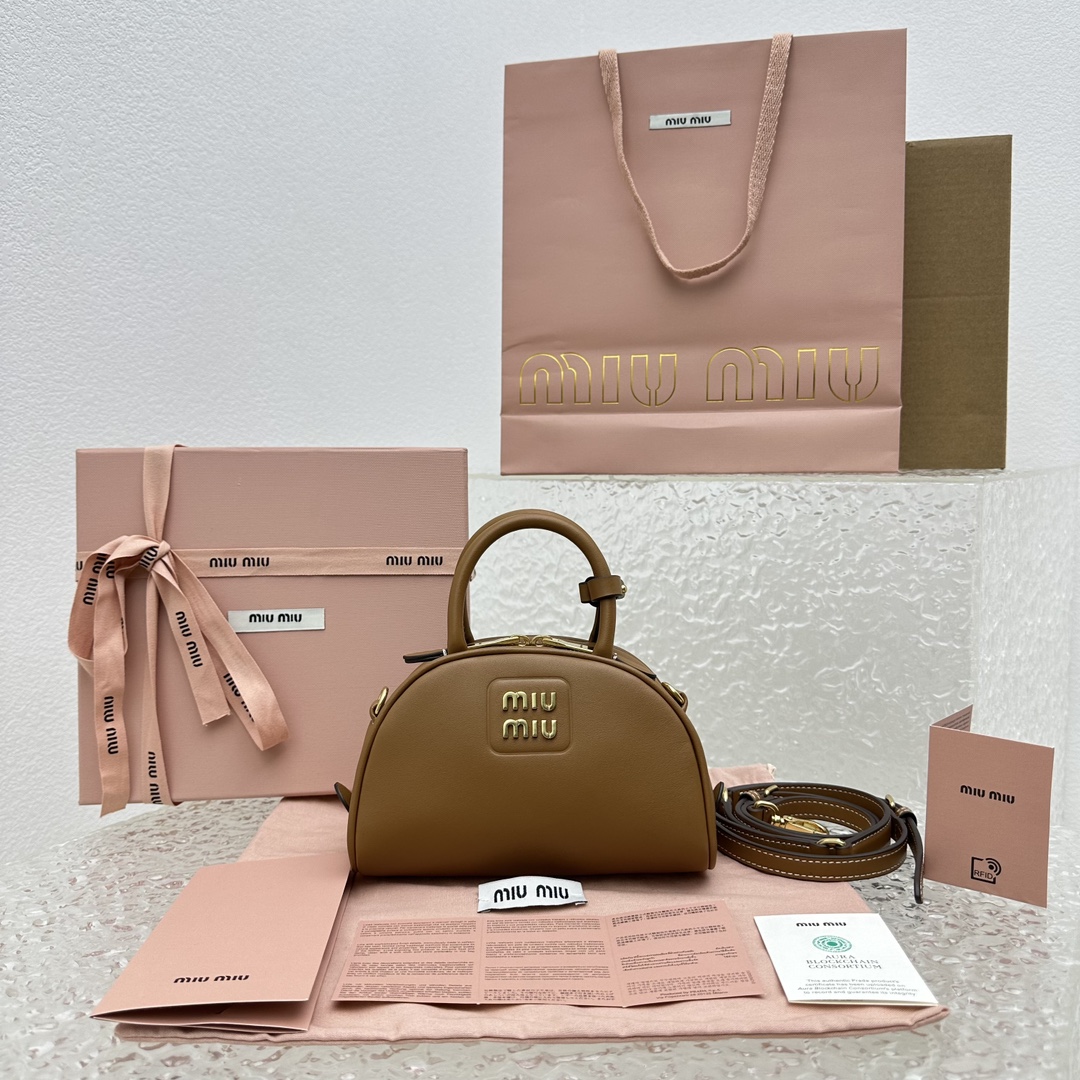 MiuMiu_SS23_Bag-18_11.5_
