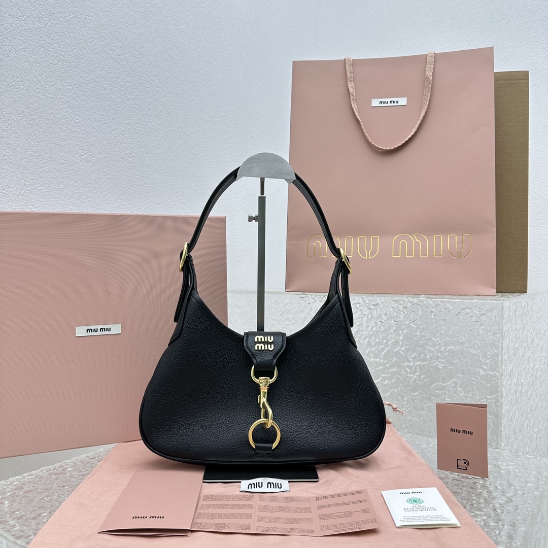 MiuMiu_Hobo_Tote-19_15_4